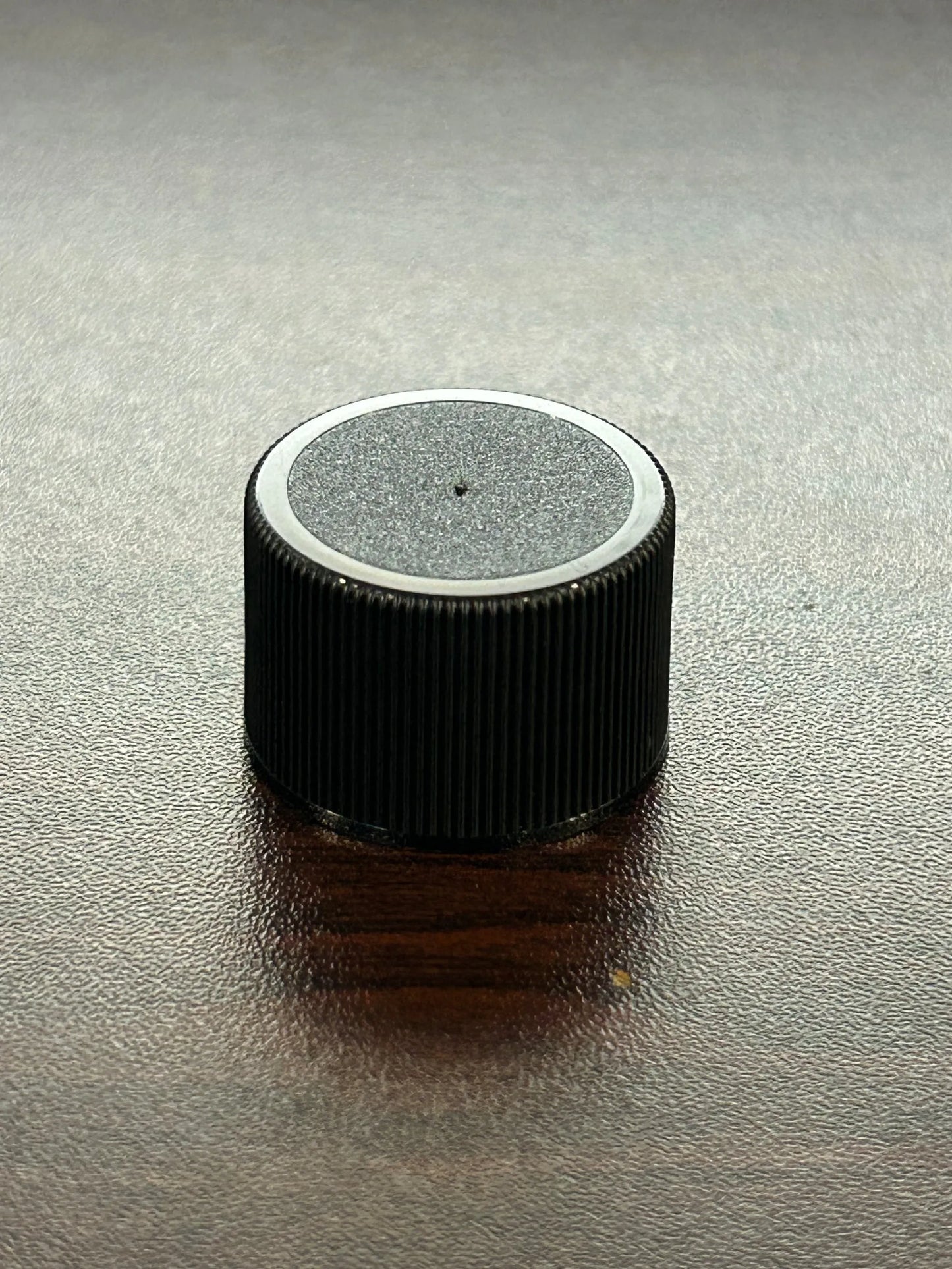 8 and 16 oz (240 and 480 ml) Black HIS Cap